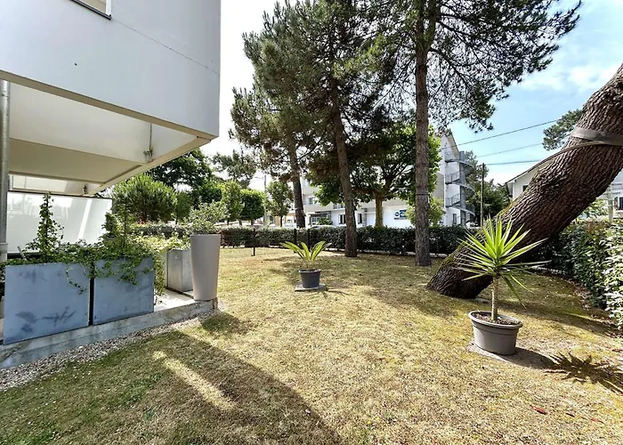 Apartment 3 Pieces Avec Jardin Et Terrasse A - Fr-1-245-102