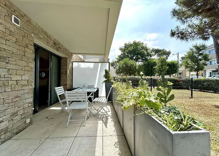 3 Pieces Avec Jardin Et Terrasse A - Fr-1-245-102