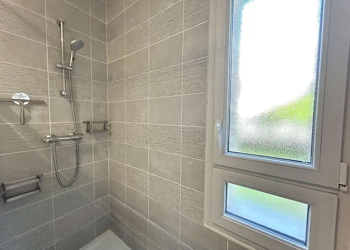 3 Pièces Avec Jardin Et Terrasse à - Fr-1-245-102 * La Baule-Escoublac