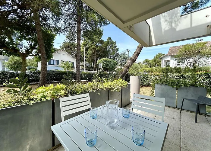 3 Pièces Avec Jardin Et Terrasse à - Fr-1-245-102 *